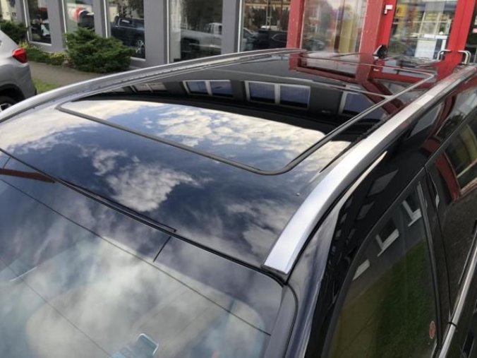 Toyota Highlander, 3,5 V6 AWD Platinum, barva černá