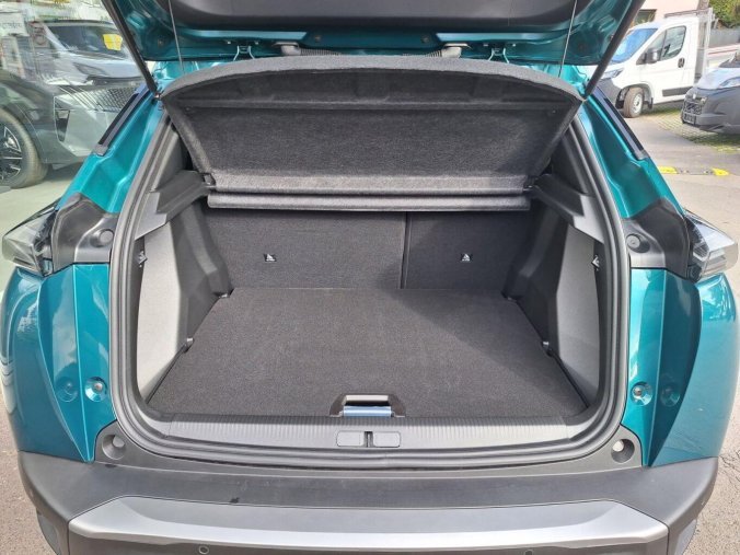 Peugeot 2008, Peugeot 2008 ALLURE Hybrid 145 e-DCS6, barva modrá