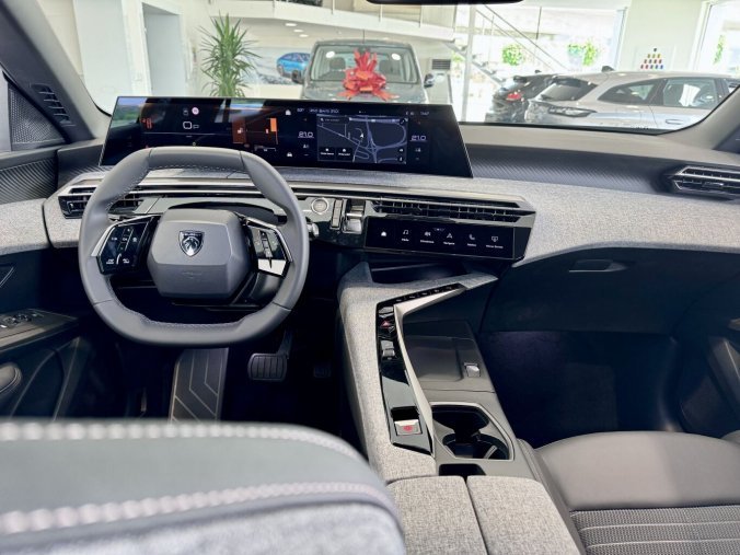 Peugeot 3008, Peugeot 3008 ALLURE Hybrid 136k, Automat, barva černá