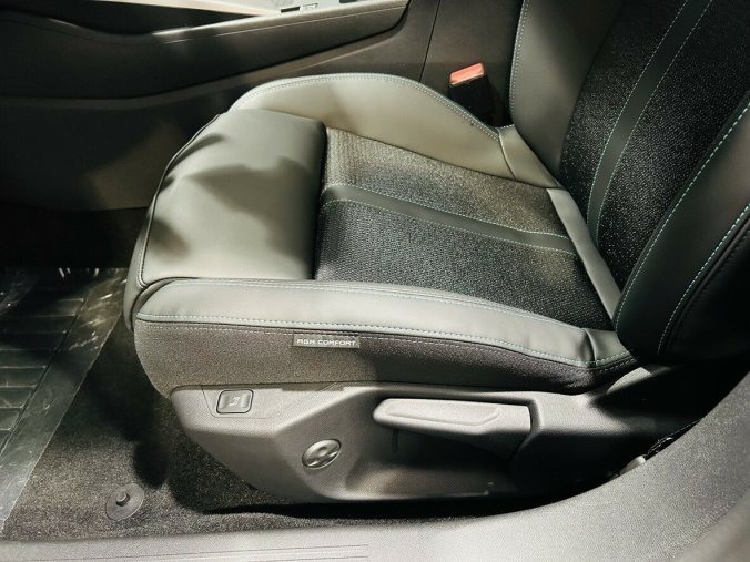 Peugeot 308, Peugeot 308 SW ALLURE Hybrid 136 e-DCS6, barva modrá