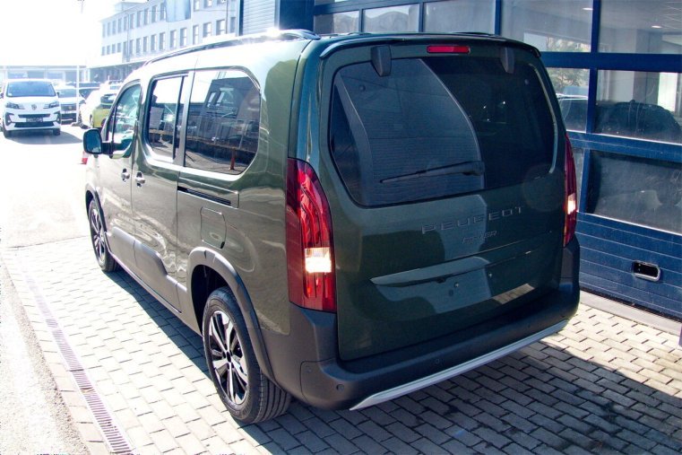 Peugeot Rifter, Peugeot Rifter LONG GT BlueHDi 130 S&S EAT8 7-míst, barva zelená