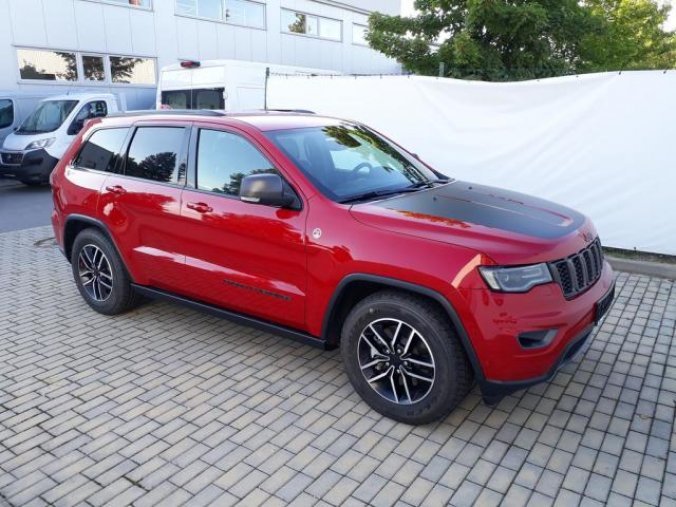 Jeep Grand Cherokee, 3,0 CRD Trailhawk 250k 4x4 AT, barva červená