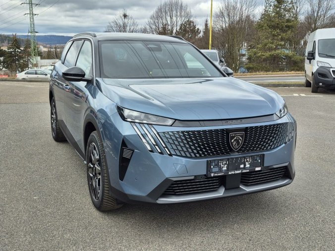 Peugeot 5008, Peugeot 5008 GT Hybrid 136 e-DCS6, barva modrá