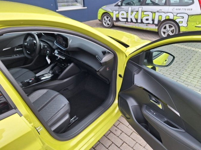 Peugeot 208, Peugeot 208 ALLURE Hybrid 100 e-DCS6, barva žlutá