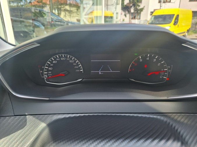Peugeot 208, Peugeot 208 STYLE 1.2 PT 100K MAN6, barva žlutá