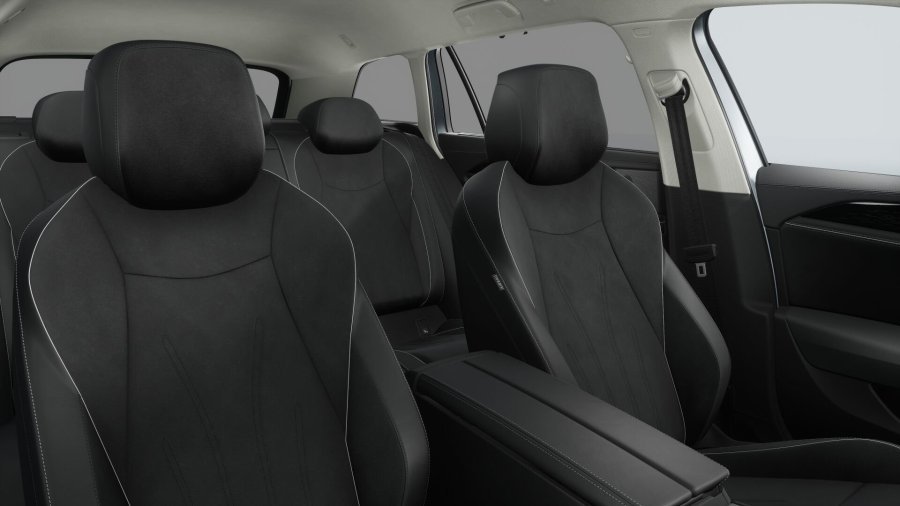 Volkswagen Passat, Passat Elegance 2,0 TDI 110 kW, barva stříbrná