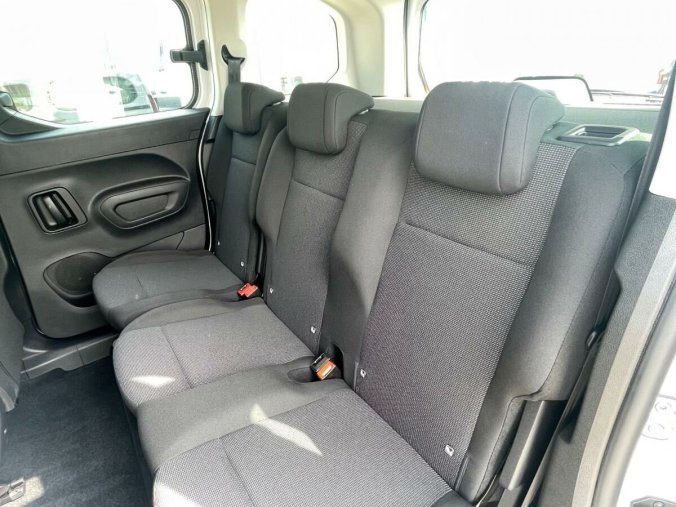 Peugeot Partner, Peugeot Partner Active 1,5 BHdi 100k Man6, barva bílá