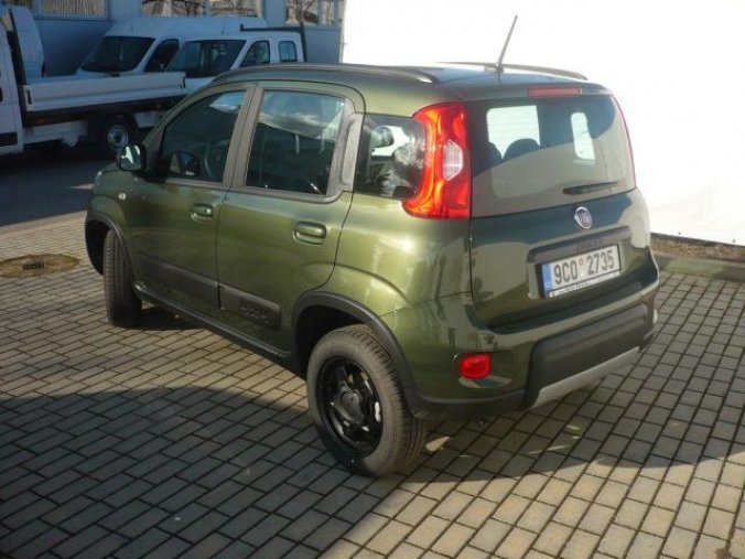 Fiat Panda, MY21 0,9T 85k 4x4 Wild, barva zelená