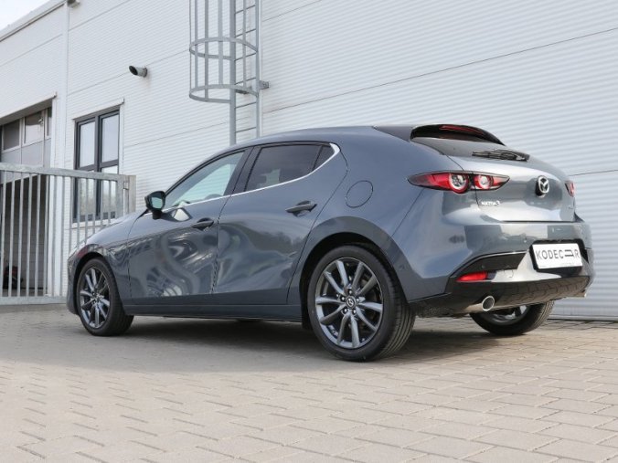 Mazda 3, 2,0 Skyactiv-G 122k/90kW AT, barva šedá
