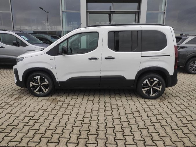 Peugeot Rifter, Peugeot Rifter ELEKTRIC GT 136 rezervace, barva bílá