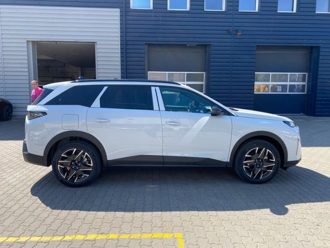Peugeot 5008, Peugeot 5008 ALLURE Hybrid 145 e-DCS6 - TAŽNÉ - 7033, barva bílá