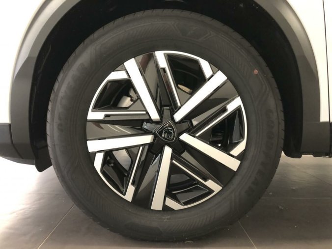 Peugeot 2008, Peugeot 2008 ACTIVE 1.2 PT 100 MAN6, barva bílá