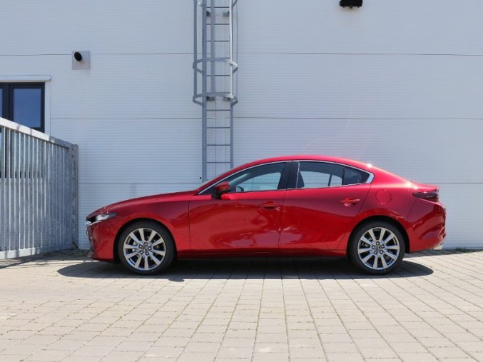 Mazda 3, 2,0i Skyactiv-G 122k/90kW MAN, barva červená