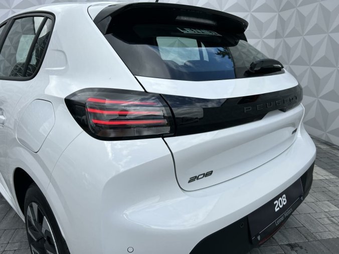 Peugeot 208, Peugeot 208 STYLE PureTech100 MAN6, barva bílá