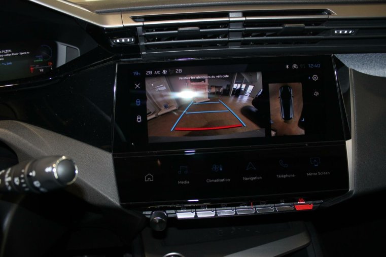 Peugeot 308, Peugeot 308 SW ALLURE Hybrid 136 e-DCS, barva bílá