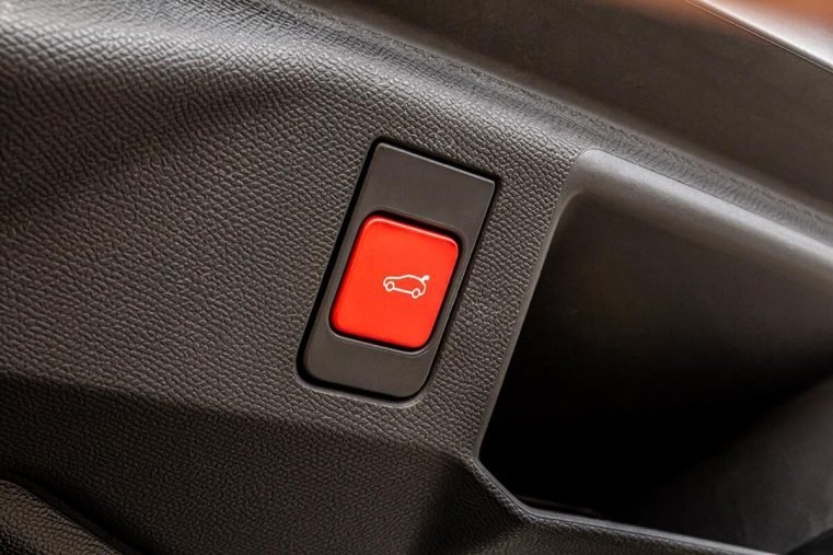 Peugeot 5008, Peugeot 5008 1,2 ALLURE Hybrid 145 e-DCS6, barva modrá