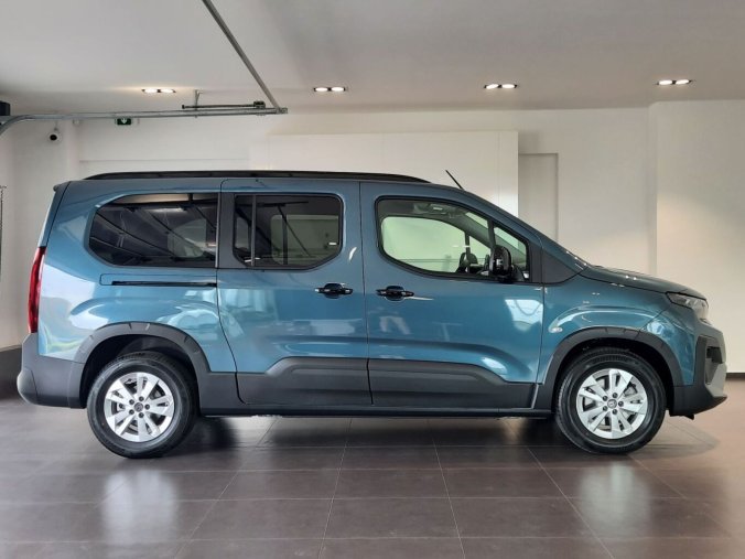 Peugeot Rifter, Peugeot Rifter LONG ALLURE BlueHDi 130 MAN6, barva modrá