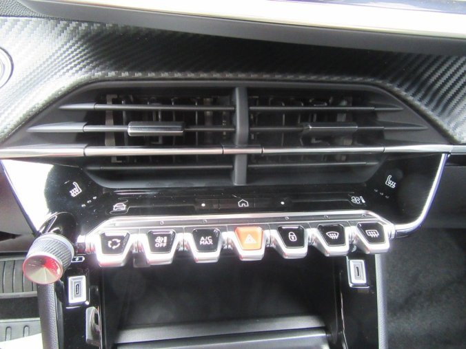 Peugeot 2008, Peugeot 2008 ALLURE PureTech 130 EAT8, barva modrá