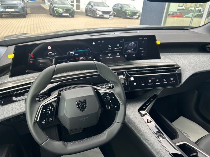 Peugeot 5008, Peugeot 5008 ALLURE Hybrid 145 e-DCS6, barva šedá