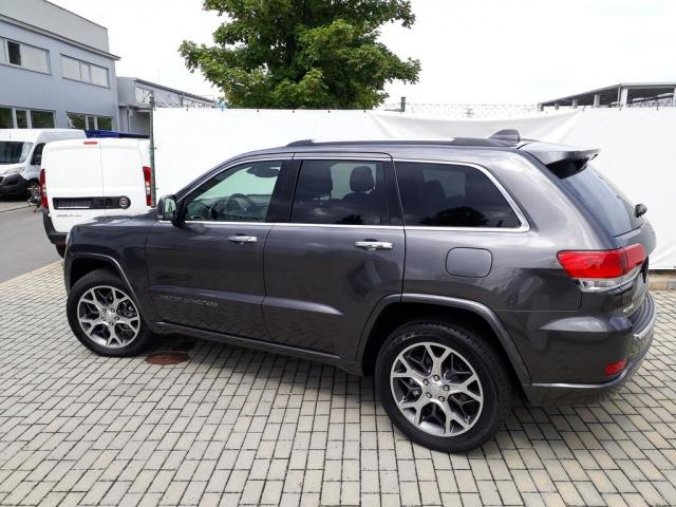 Jeep Grand Cherokee, 3,0 CRD Overland 250k 4x4 AT, barva šedá