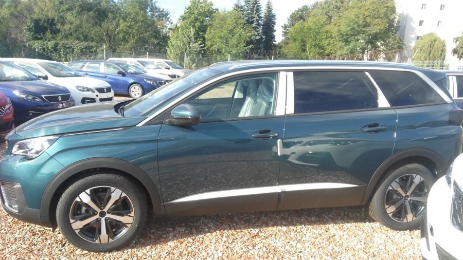 Peugeot 5008, Allure 1.5 BlueHDi 130 S&S MAN6, barva zelená