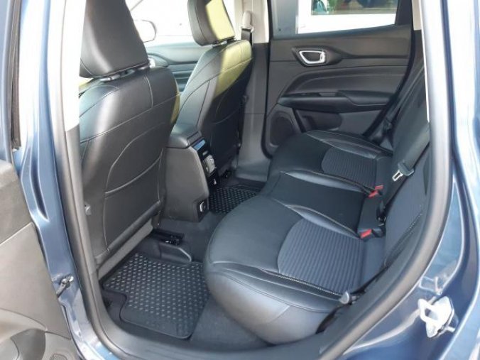 Jeep Compass, 1.3 130 PS NIGHT EAGLE manuál, barva modrá