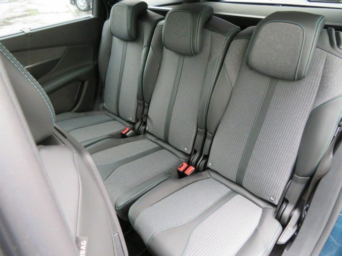 Peugeot 5008, Peugeot 5008 ALLURE PACK 1.5 BHDi 130k EAT8, barva modrá