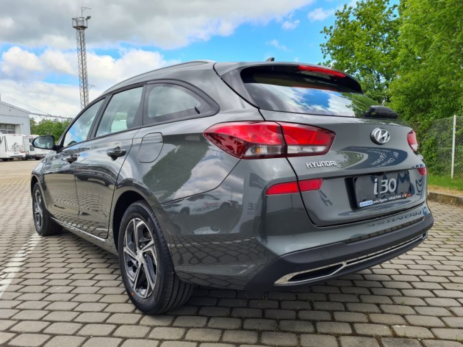 Hyundai i30, 1,5i 81 kW MT, barva šedá