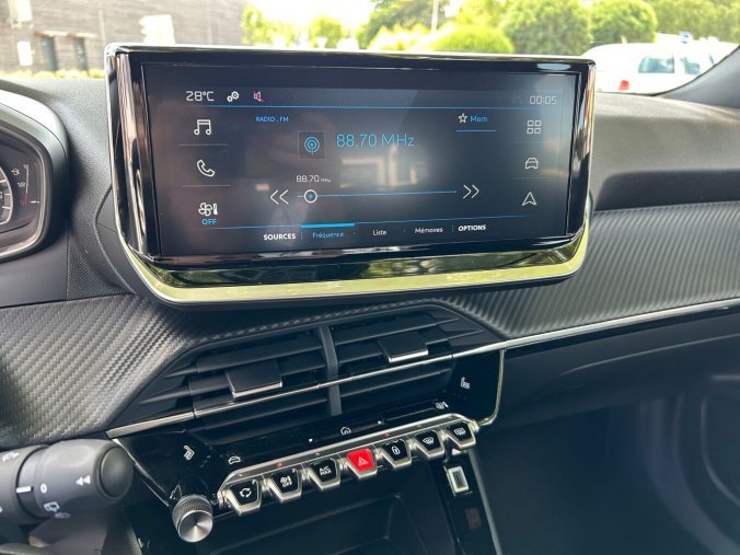 Peugeot 2008, Peugeot 2008 STYLE PureTech 100 MAN6, barva bílá