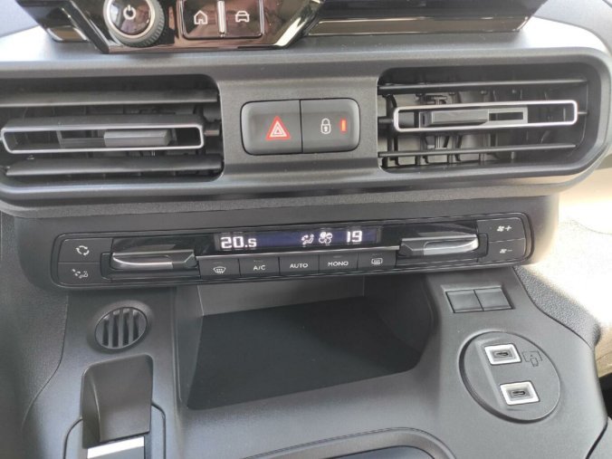 Peugeot Rifter, Peugeot Rifter GT 1.5 HDI 130k AUT8, barva stříbrná