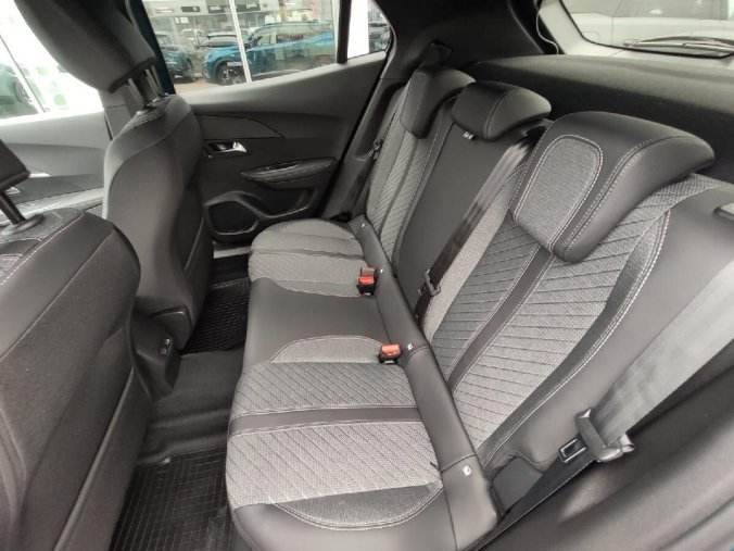 Peugeot 2008, Peugeot 2008 ALLURE 1.2 100k MAN6, barva modrá