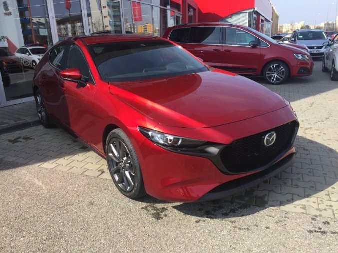 Mazda 3, 2,0 Skyactiv-G122, barva červená