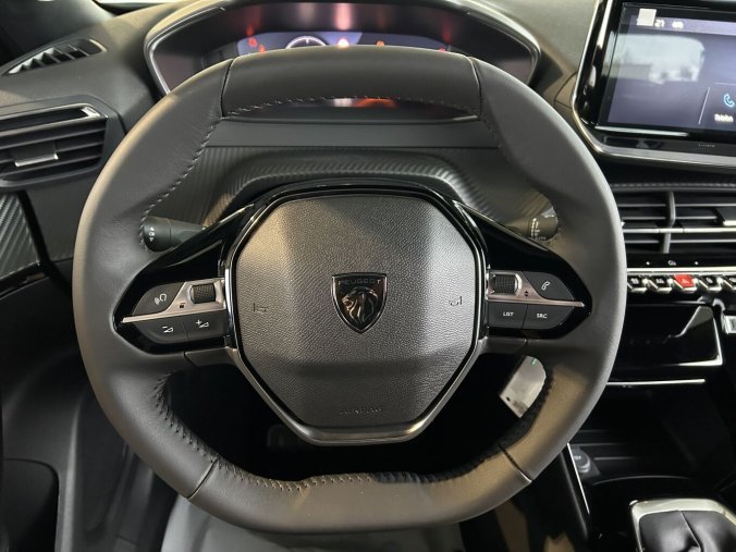 Peugeot 2008, Peugeot 2008 ALLURE PureTech 100k MAN6, barva bílá