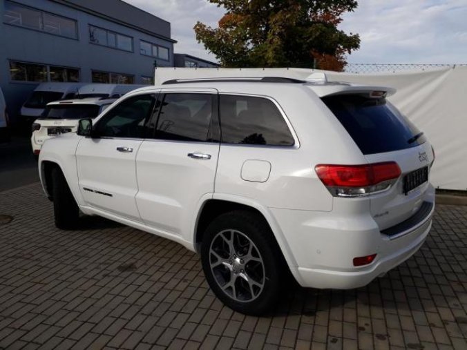 Jeep Grand Cherokee, 3,0 CRD Overland 250k 4x4 AT, barva bílá