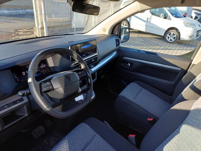 Peugeot Traveller, Peugeot Traveller Active L2 2.2 BlueHDi 150 MAN, barva zelená