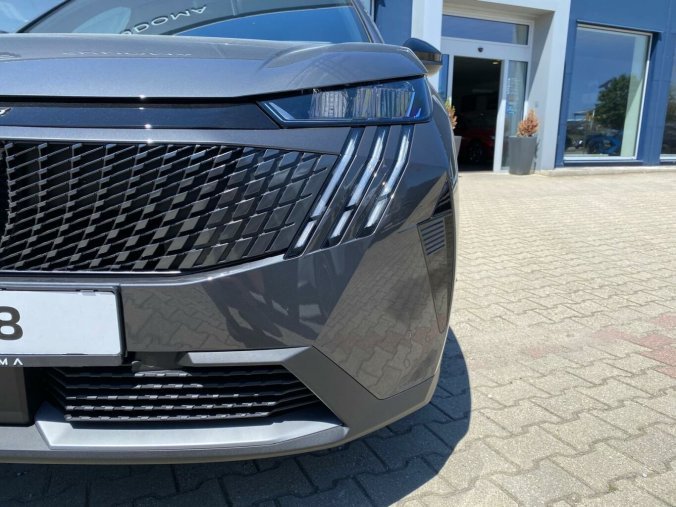 Peugeot 5008, Peugeot 5008 ALLURE Hybrid 145 e-DCS6, barva šedá