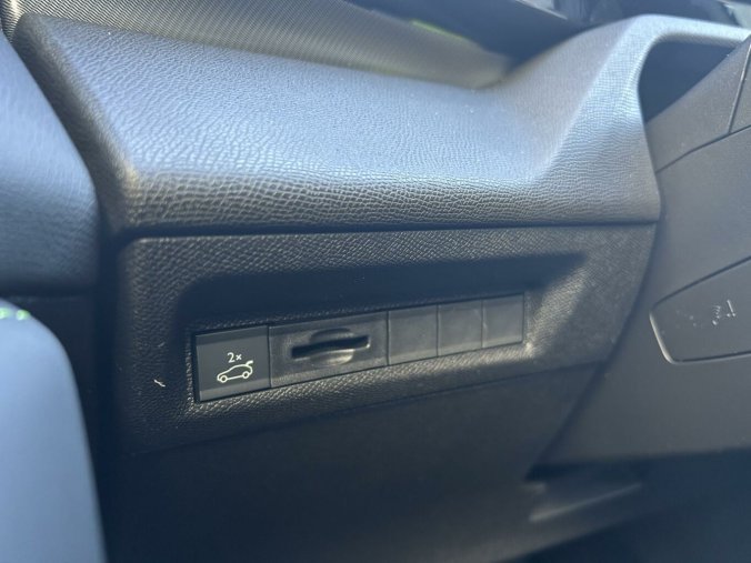 Peugeot 308, Peugeot 308 SW GT Hybrid 145 e-DCS6, barva bílá