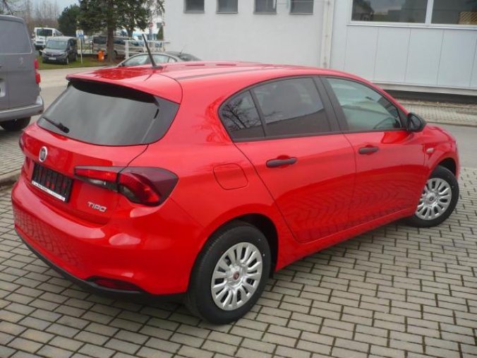 Fiat Tipo, HB 1.0 100k, barva červená