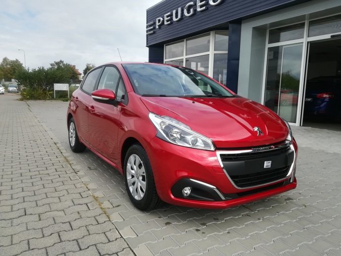 Peugeot 208, Active 1.2 PureTech 82 k, barva červená