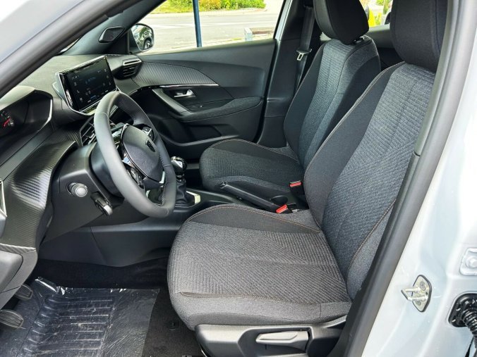 Peugeot 2008, Peugeot 2008 STYLE PureTech 100 MAN6, barva bílá