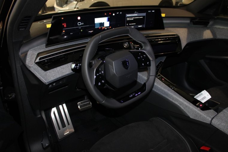 Peugeot 3008, Peugeot 3008 GT Hybrid 145 e-DCS6, barva černá