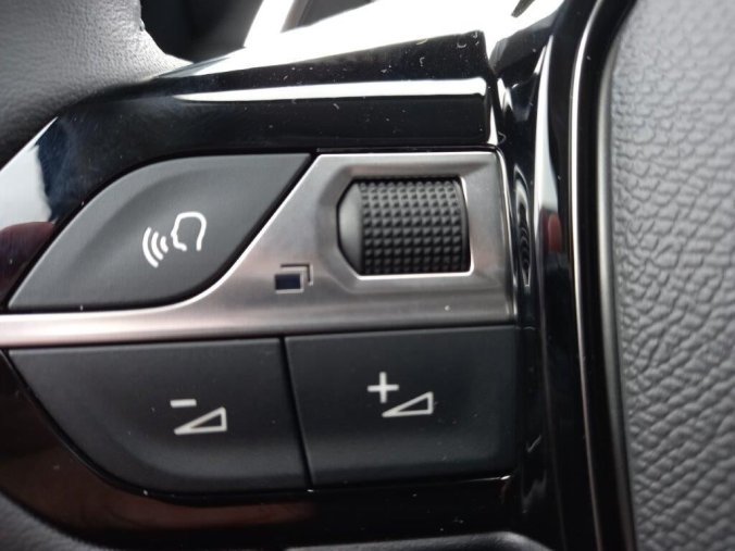 Peugeot 208, Peugeot 208 BUSINESS Hybrid 110 e-DCS6, barva zelená