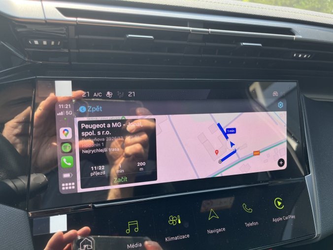 Peugeot 408, Peugeot 408 GT Hybrid 145 e-DCS6, barva bílá