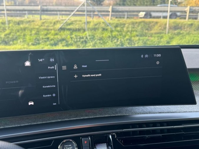 Peugeot 5008, Peugeot 5008 GT Elektromotor 157 kW / 210 k, barva modrá