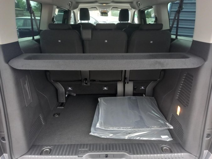 Peugeot Traveller, Peugeot Traveller Active L3 2.2 BlueHDi 150 man, barva šedá