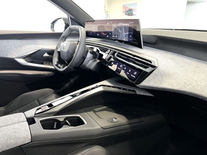 Peugeot 3008, Peugeot 3008 GT Hybrid 145k, El. Víko kufru, barva modrá