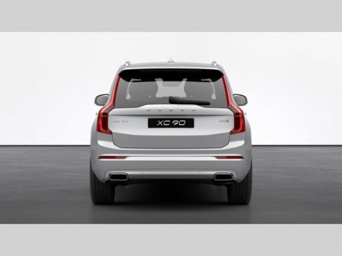 Volvo XC90, B5 2.0L 235 HP MOMENTUM PRO 7S, barva stříbrná