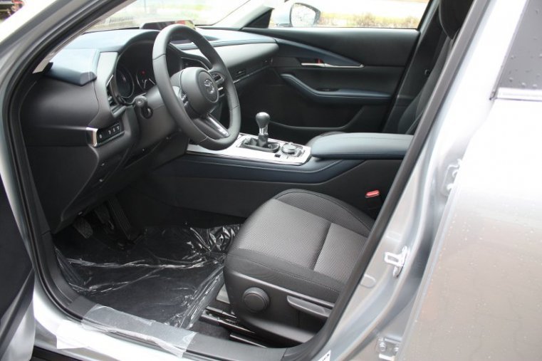 Mazda CX-30, SKYACTIV-G, barva stříbrná