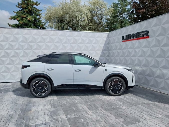 Peugeot 3008, Peugeot 3008 GT Elektromotor 73kWh - SKLAD, barva bílá