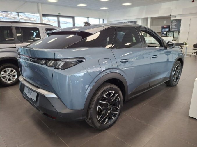 Peugeot 3008, Peugeot 3008 1,2 Hybrid 145 e-DCS6  ALLURE, barva modrá